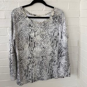 Soft joie snake print lightweight sweater